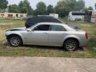 2005 Chrysler 300C - Exterior Side Driver Image